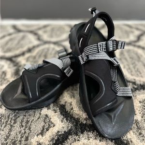 ‼️SOLD‼️Nike Oneonta Trail Sandals Black. M Sz 10 / W Sz 11.5 (DJ6604-001)